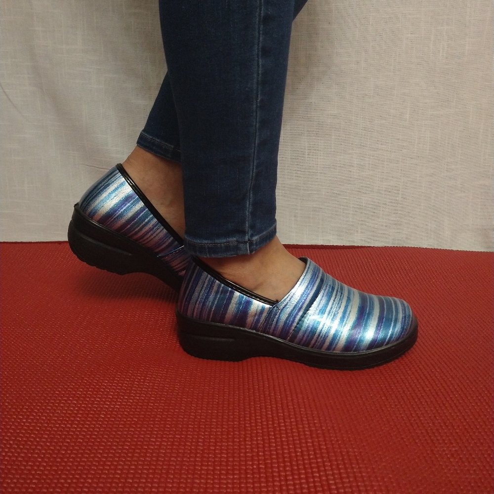 Marble blue clogs work nurse slip on shoes size 8